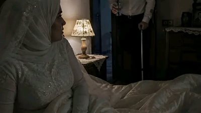 في التاسعة والثلاثين من عمري، وافقتُ على الزواج من رجلٍ أعرج… فقط لأُنهي نظرات الشفقة وكلمات الناس