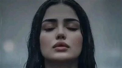 ابني دخل عليا القاعه 