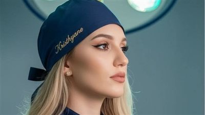 الطالبة الفقيرة والمليونير